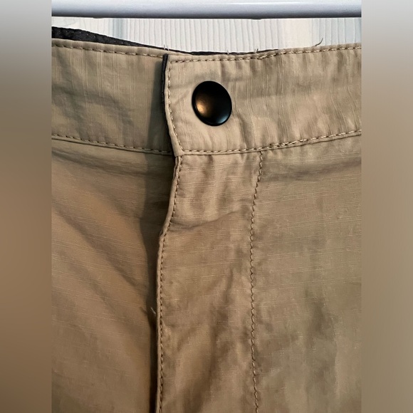 Men’s Nylon Khaki Cargo Shorts SZ 44 - Picture 4 of 7